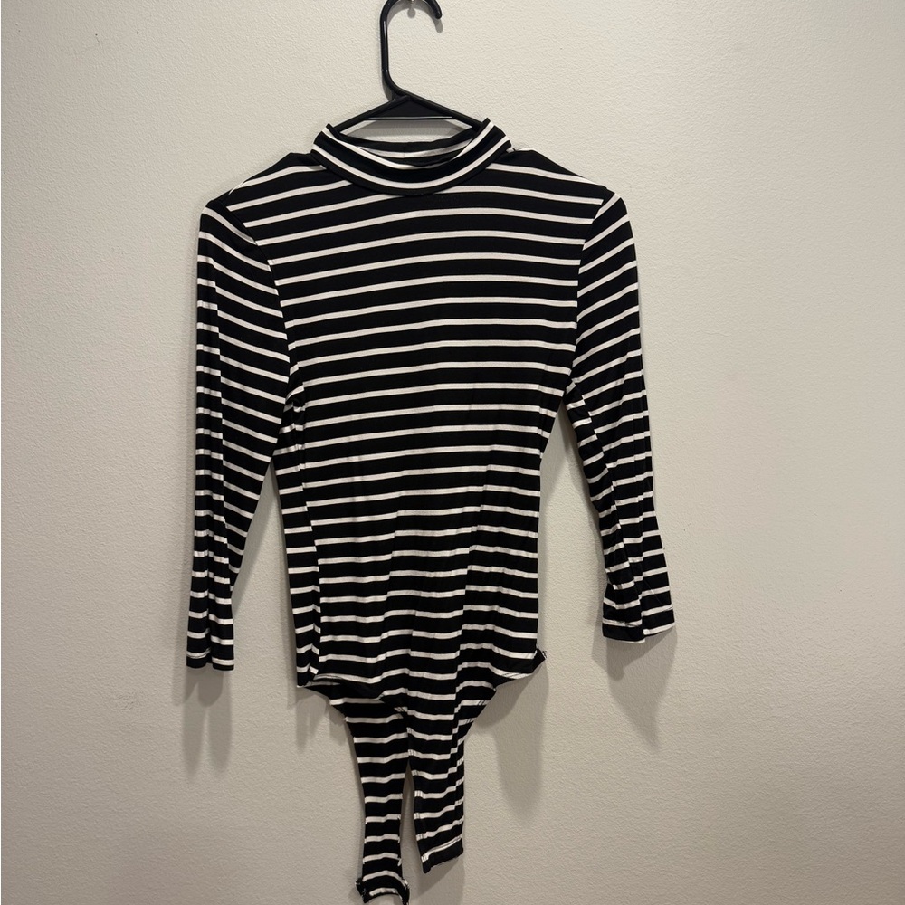 SOLD 3/4 sleeve striped bodysuit, mock turtleneck, size M